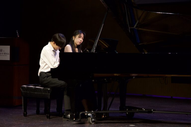Dana in Bloom concert — April 19, 2026 (photo 21)