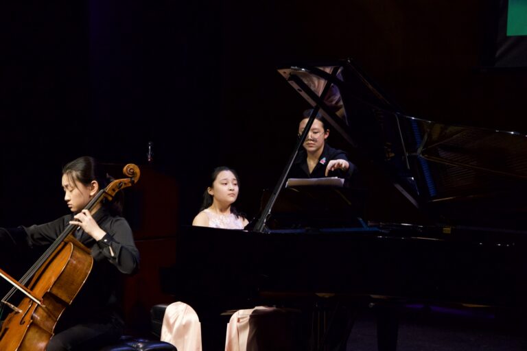 Dana in Bloom concert — April 19, 2026 (photo 56)