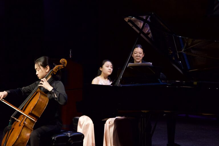 Dana in Bloom concert — April 19, 2026 (photo 57)