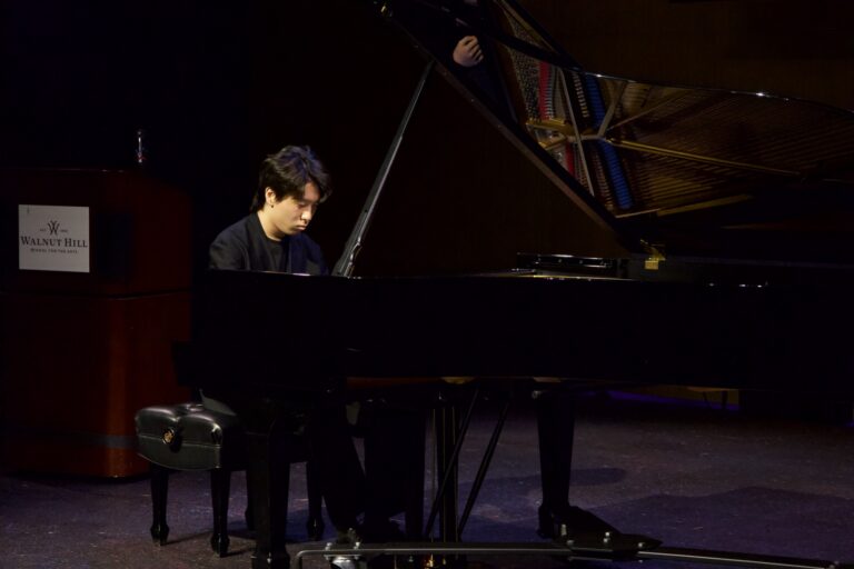 Dana in Bloom concert — April 19, 2026 (photo 80)