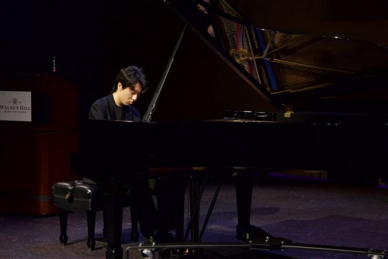 Dana in Bloom concert — April 19, 2026 (photo 81)