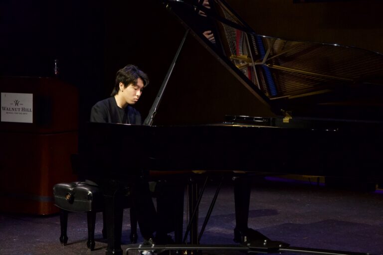 Dana in Bloom concert — April 19, 2026 (photo 83)