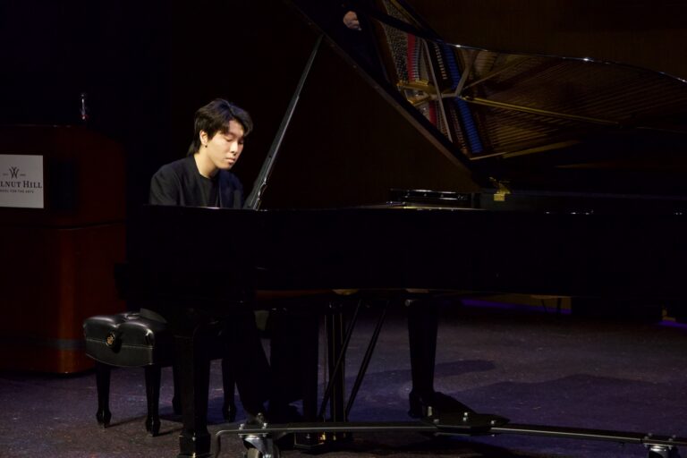 Dana in Bloom concert — April 19, 2026 (photo 84)