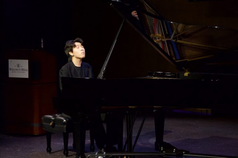 Dana in Bloom concert — April 19, 2026 (photo 85)