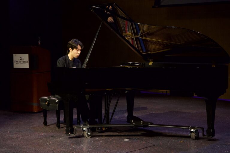 Dana in Bloom concert — April 19, 2026 (photo 90)