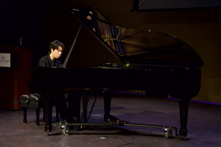 Dana in Bloom concert — April 19, 2026 (photo 91)