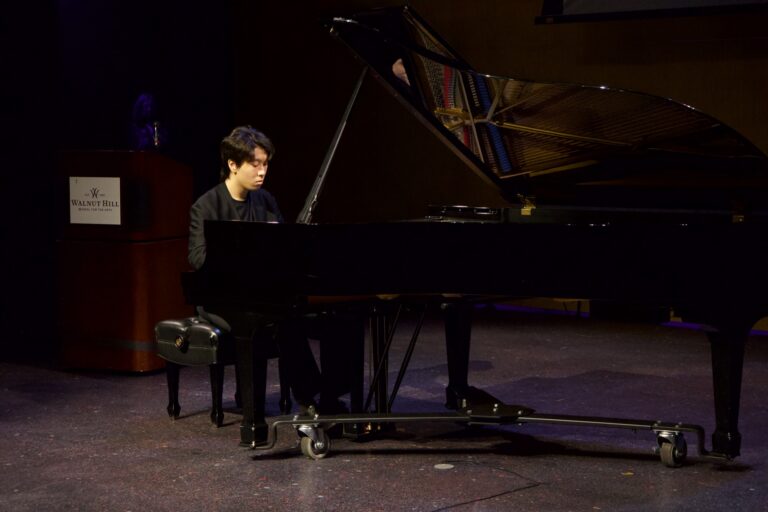 Dana in Bloom concert — April 19, 2026 (photo 92)