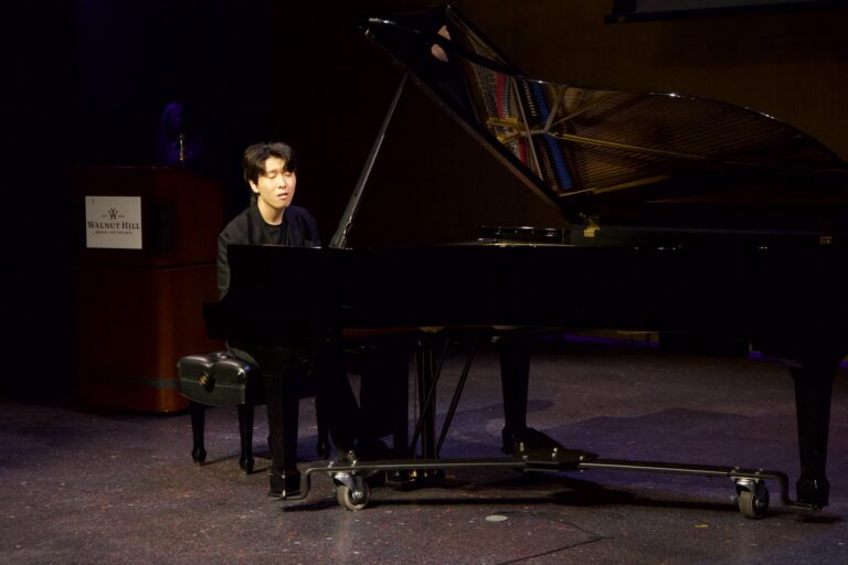 Dana in Bloom concert — April 19, 2026 (photo 94)