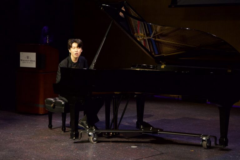 Dana in Bloom concert — April 19, 2026 (photo 97)