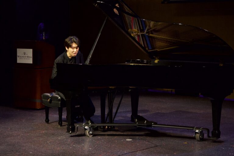 Dana in Bloom concert — April 19, 2026 (photo 99)