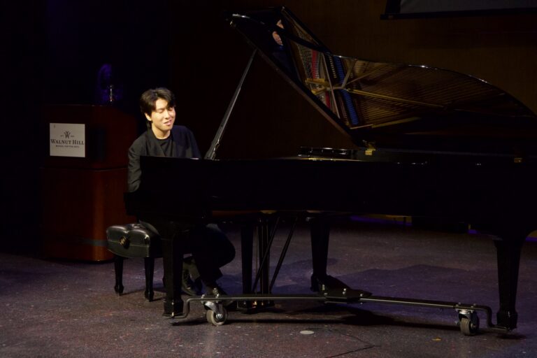 Dana in Bloom concert — April 19, 2026 (photo 100)