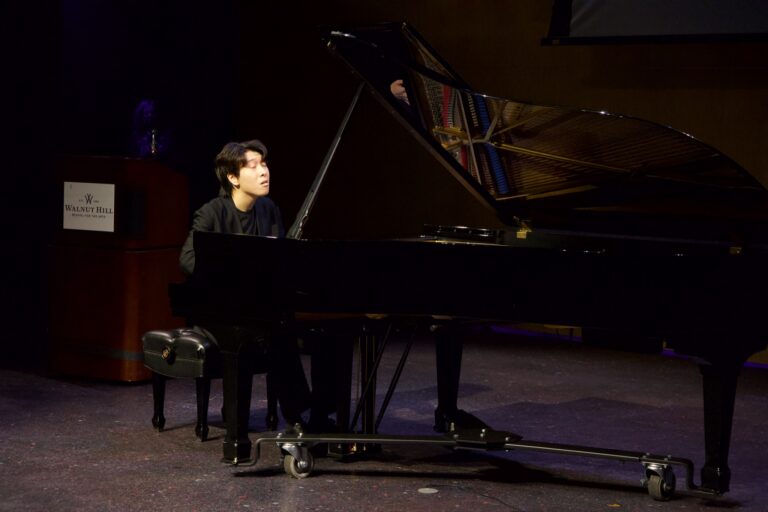 Dana in Bloom concert — April 19, 2026 (photo 105)