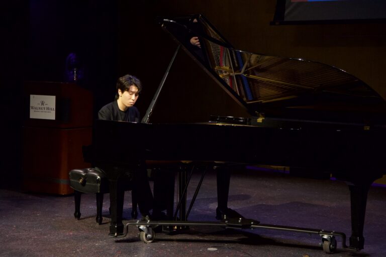 Dana in Bloom concert — April 19, 2026 (photo 106)