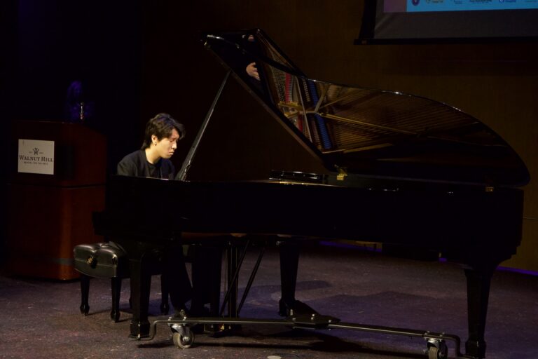 Dana in Bloom concert — April 19, 2026 (photo 109)