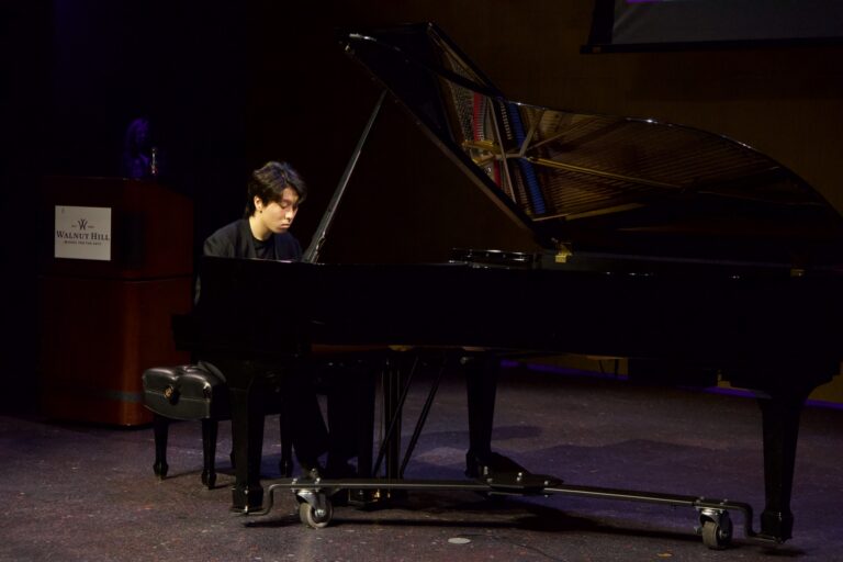 Dana in Bloom concert — April 19, 2026 (photo 111)