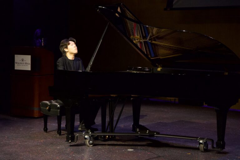 Dana in Bloom concert — April 19, 2026 (photo 112)