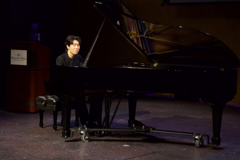 Dana in Bloom concert — April 19, 2026 (photo 114)