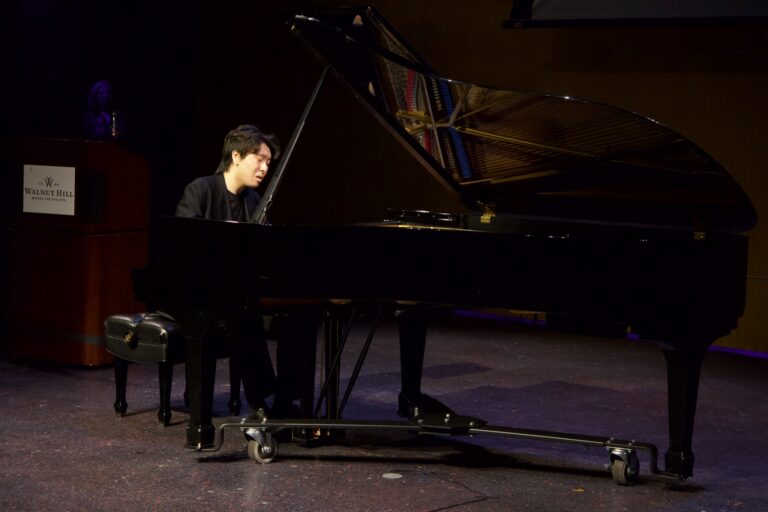 Dana in Bloom concert — April 19, 2026 (photo 115)