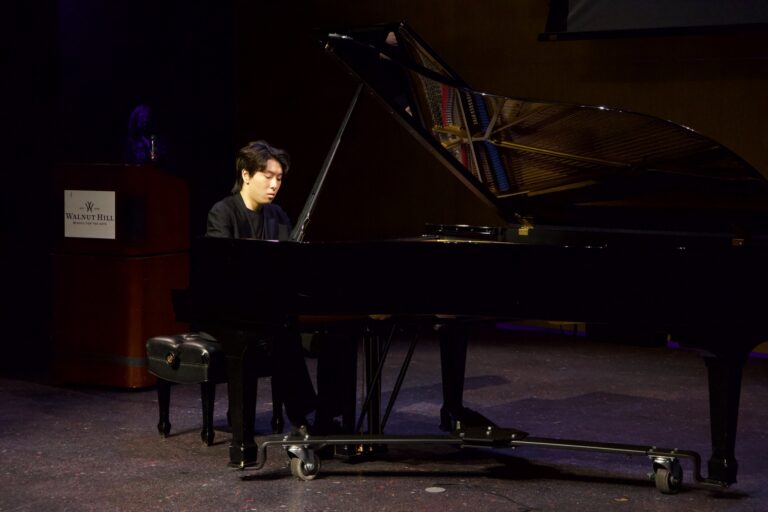 Dana in Bloom concert — April 19, 2026 (photo 116)