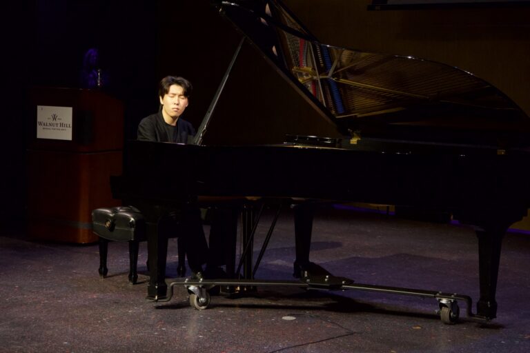 Dana in Bloom concert — April 19, 2026 (photo 117)