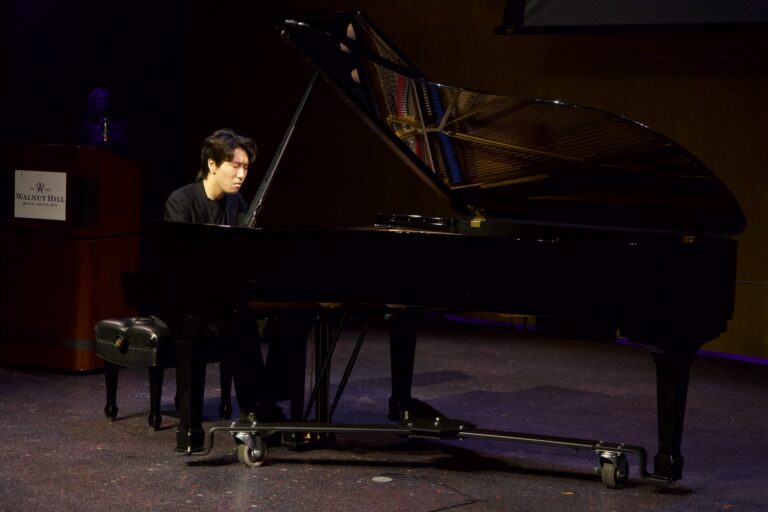 Dana in Bloom concert — April 19, 2026 (photo 118)