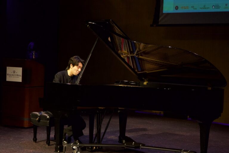 Dana in Bloom concert — April 19, 2026 (photo 119)