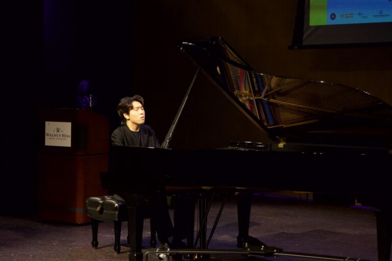Dana in Bloom concert — April 19, 2026 (photo 121)
