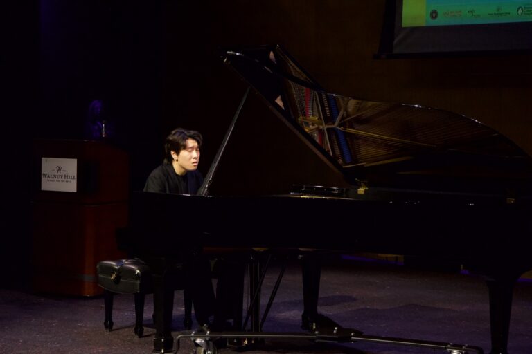 Dana in Bloom concert — April 19, 2026 (photo 126)
