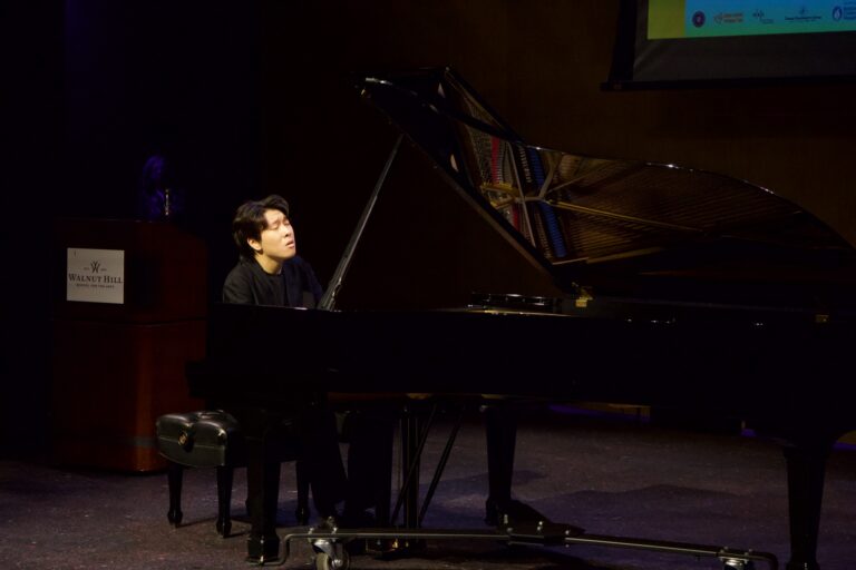 Dana in Bloom concert — April 19, 2026 (photo 127)