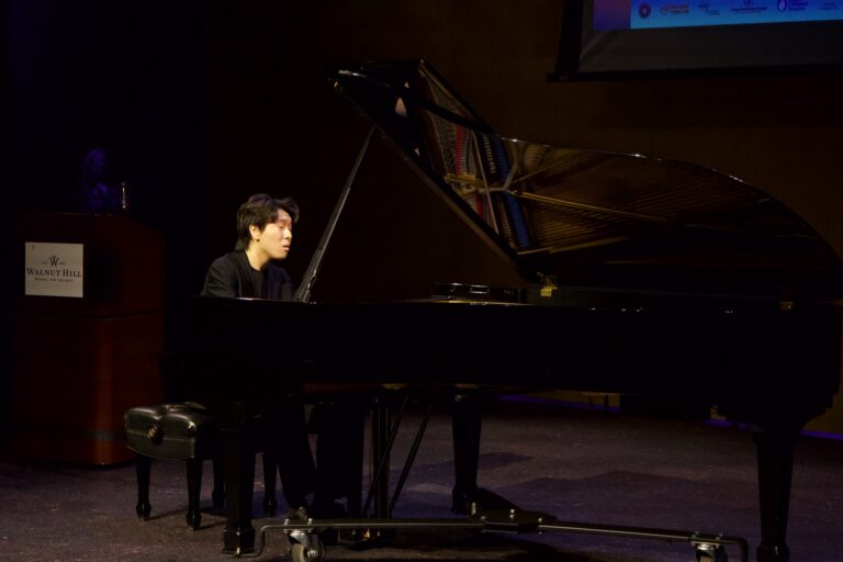 Dana in Bloom concert — April 19, 2026 (photo 128)