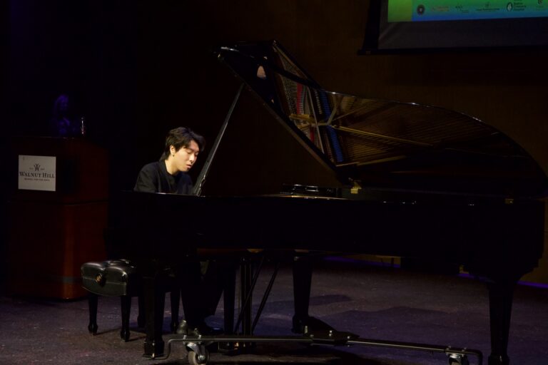 Dana in Bloom concert — April 19, 2026 (photo 136)