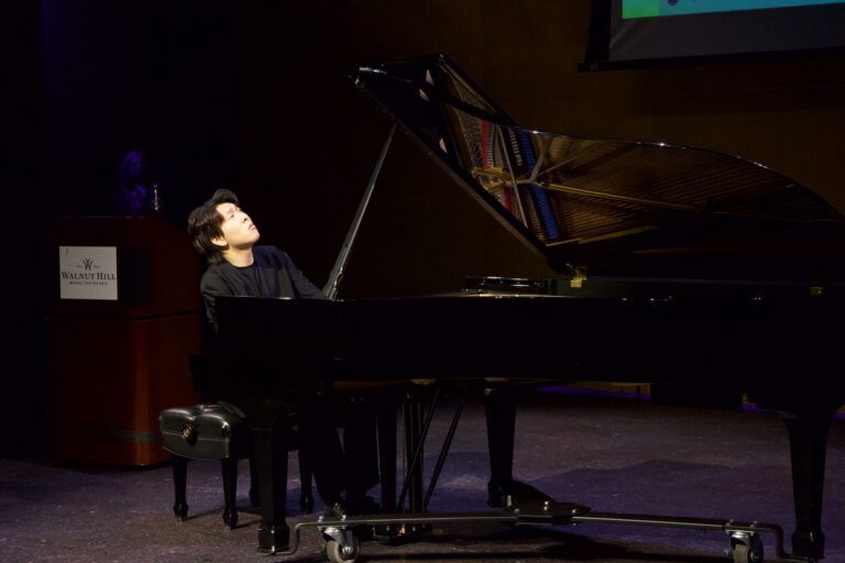 Dana in Bloom concert — April 19, 2026 (photo 139)