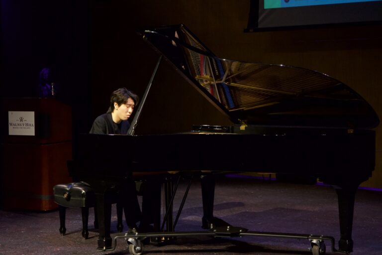 Dana in Bloom concert — April 19, 2026 (photo 141)