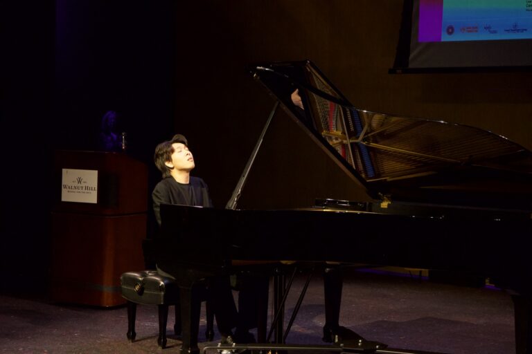 Dana in Bloom concert — April 19, 2026 (photo 142)