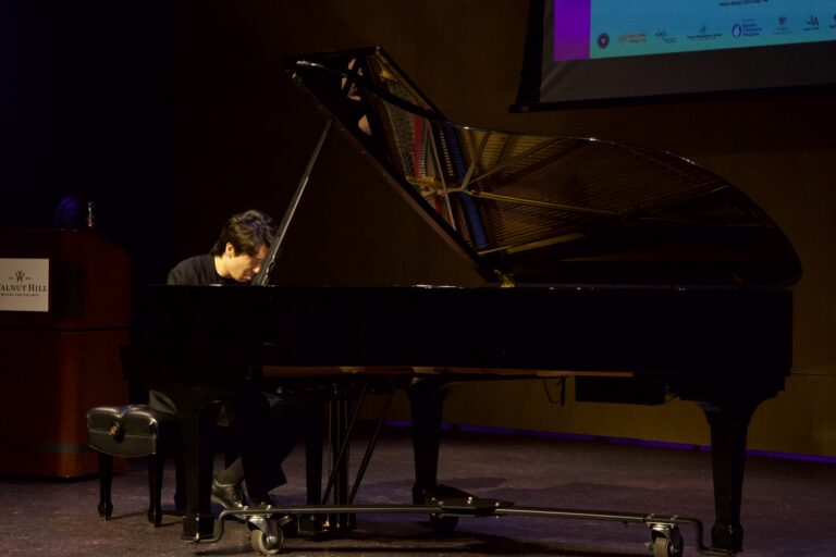 Dana in Bloom concert — April 19, 2026 (photo 150)