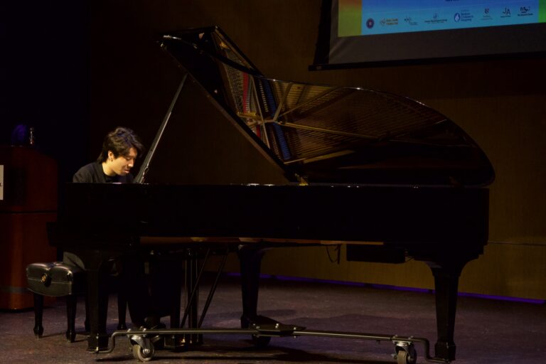 Dana in Bloom concert — April 19, 2026 (photo 153)