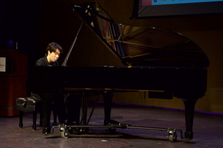 Dana in Bloom concert — April 19, 2026 (photo 161)
