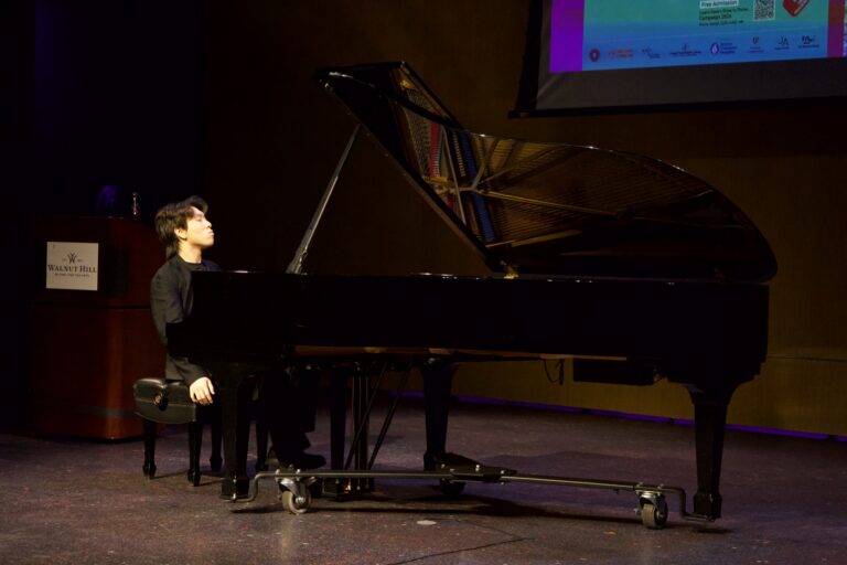 Dana in Bloom concert — April 19, 2026 (photo 165)