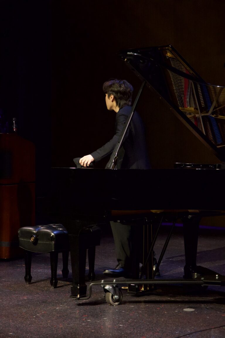 Dana in Bloom concert — April 19, 2026 (photo 167)