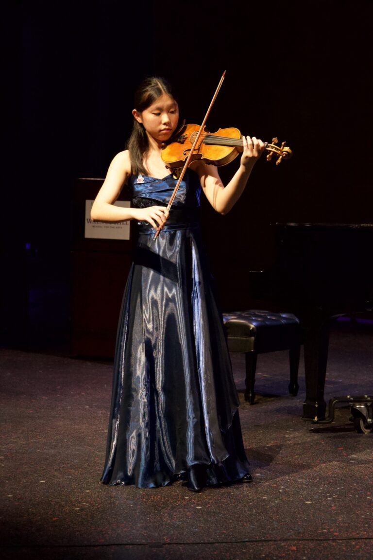 Dana in Bloom concert — April 19, 2026 (photo 184)