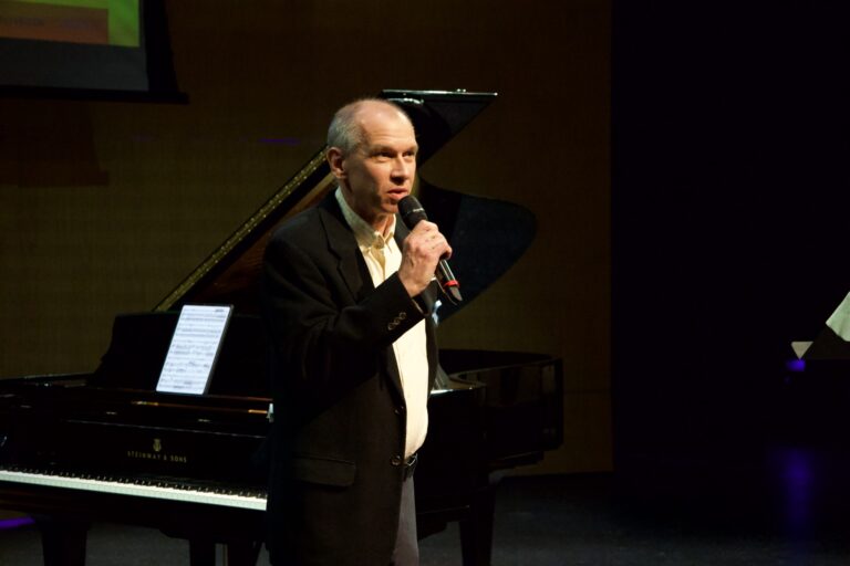 Dana in Bloom concert — April 19, 2026 (photo 250)